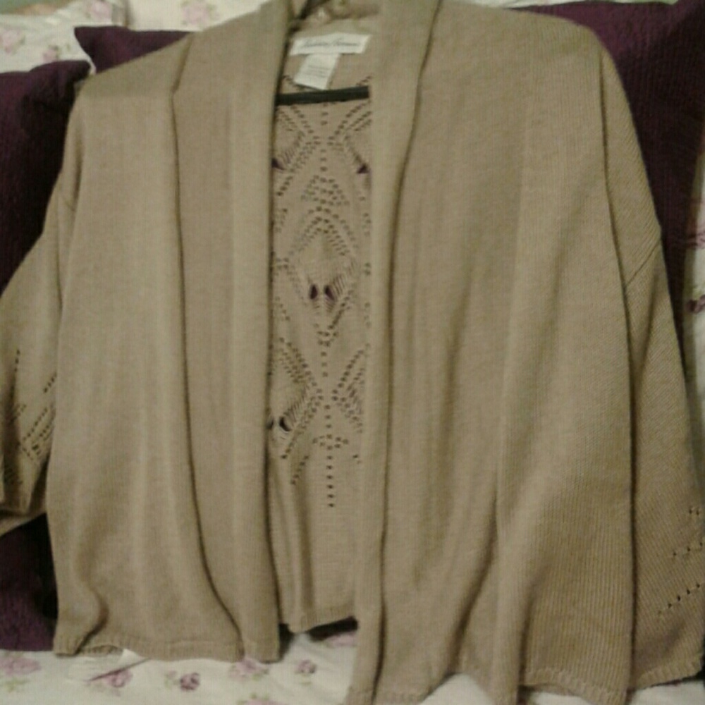 Short sleeve cardigan
